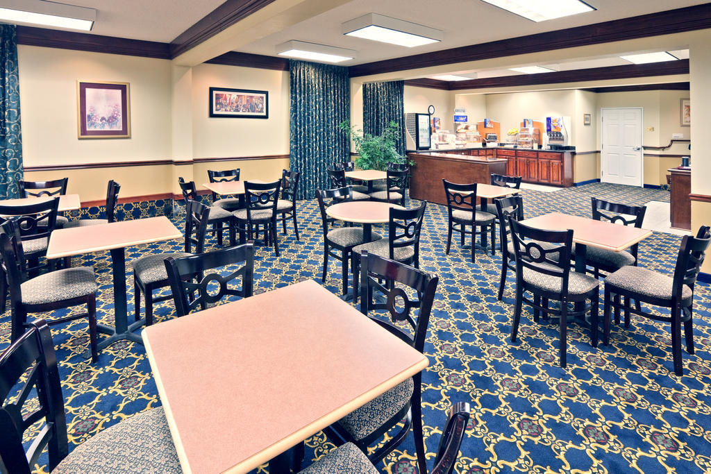 Days Inn & Suites by Wyndham Tahlequah Restaurant foto